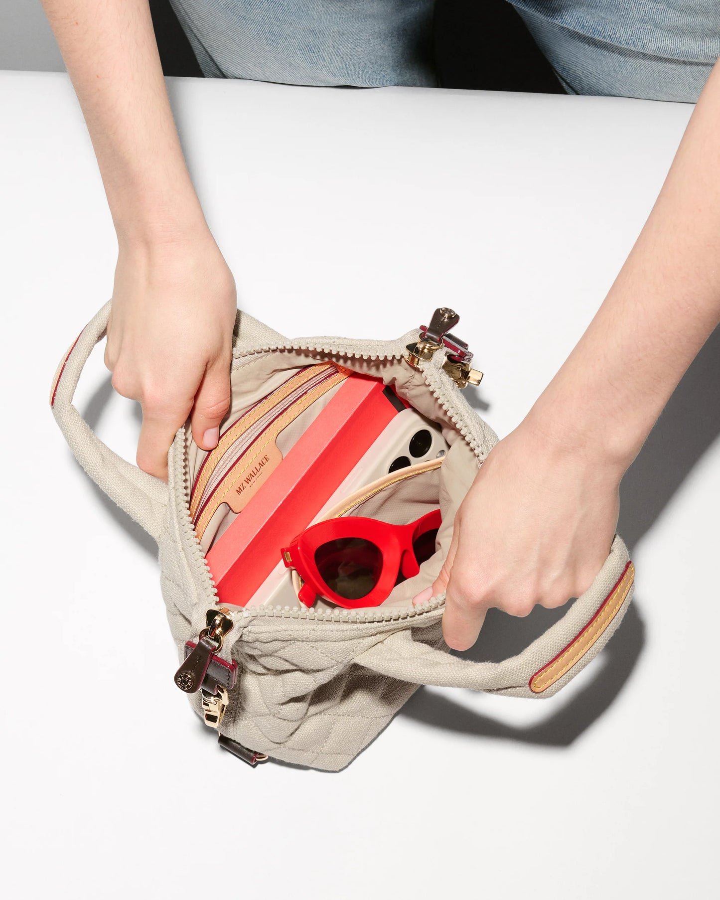 Medium Crosby Lock - Sandy Linen