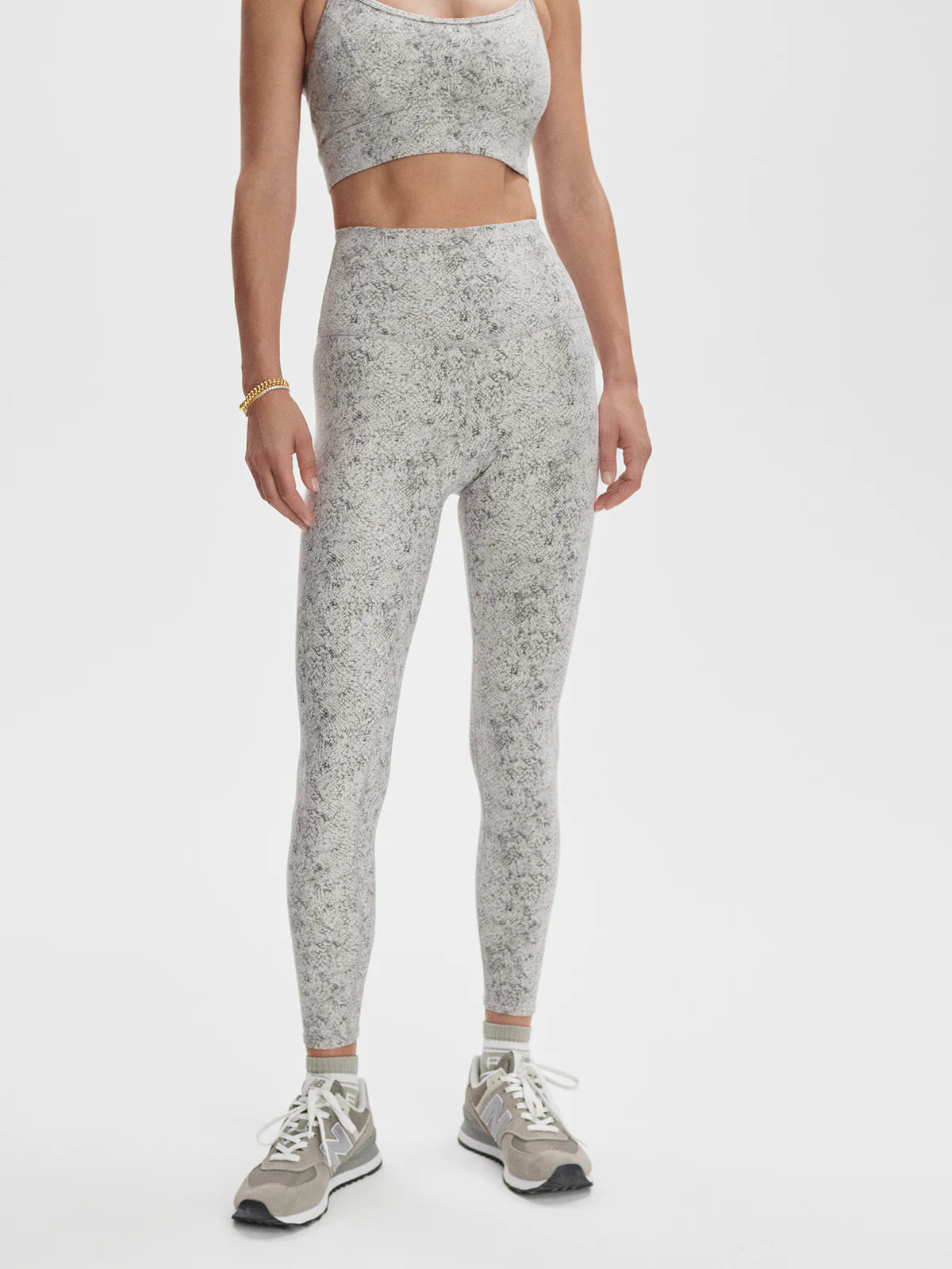 Move HW Legging - Ivory Textured Snake