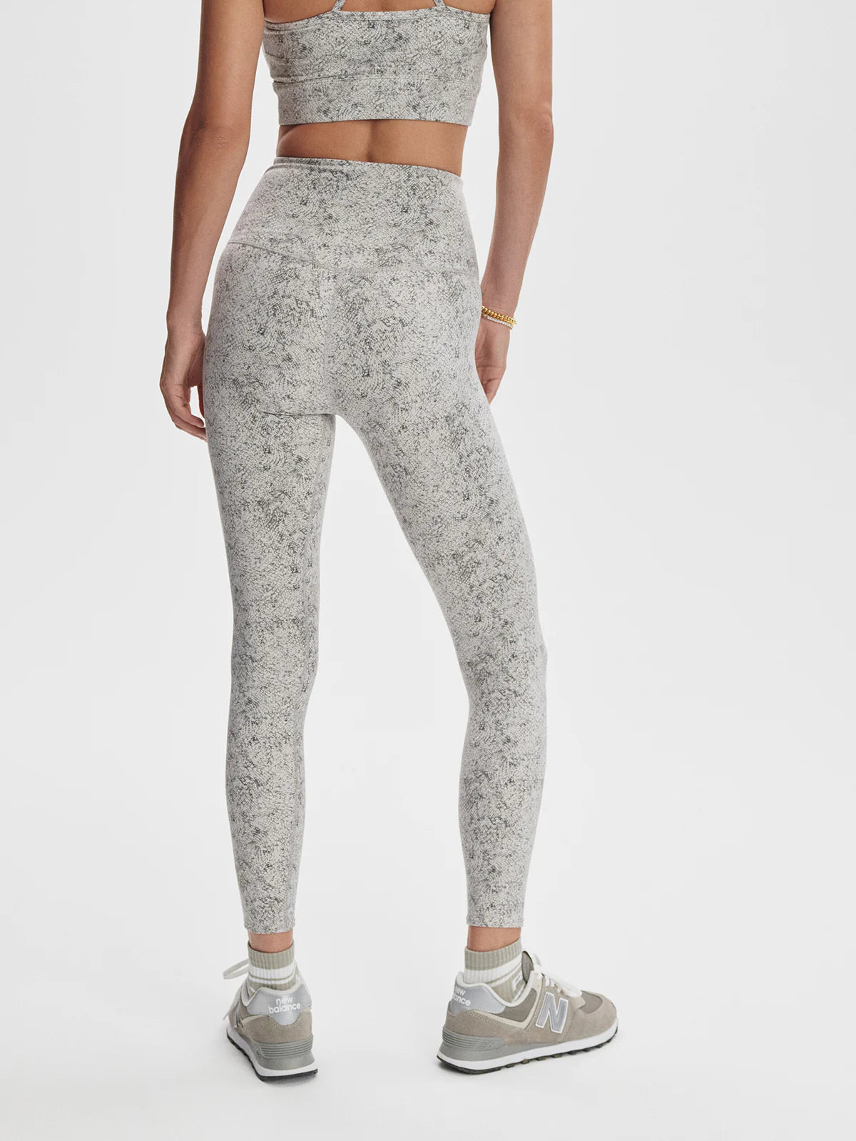 Move HW Legging - Ivory Textured Snake