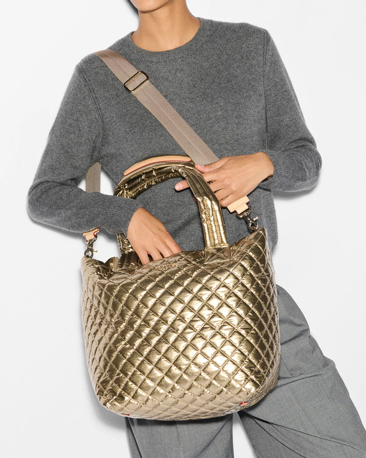 Metro Tote M - Antique Gold