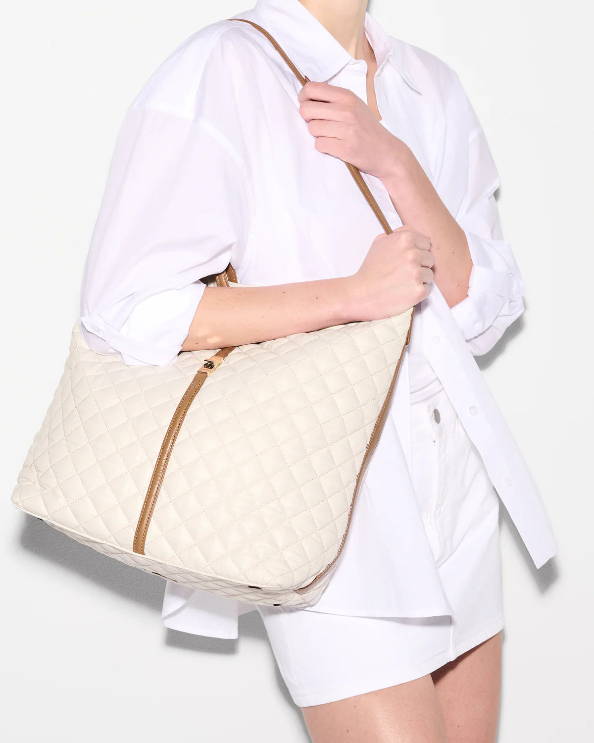 Astor Hobo L - Sandshell w/ Brown