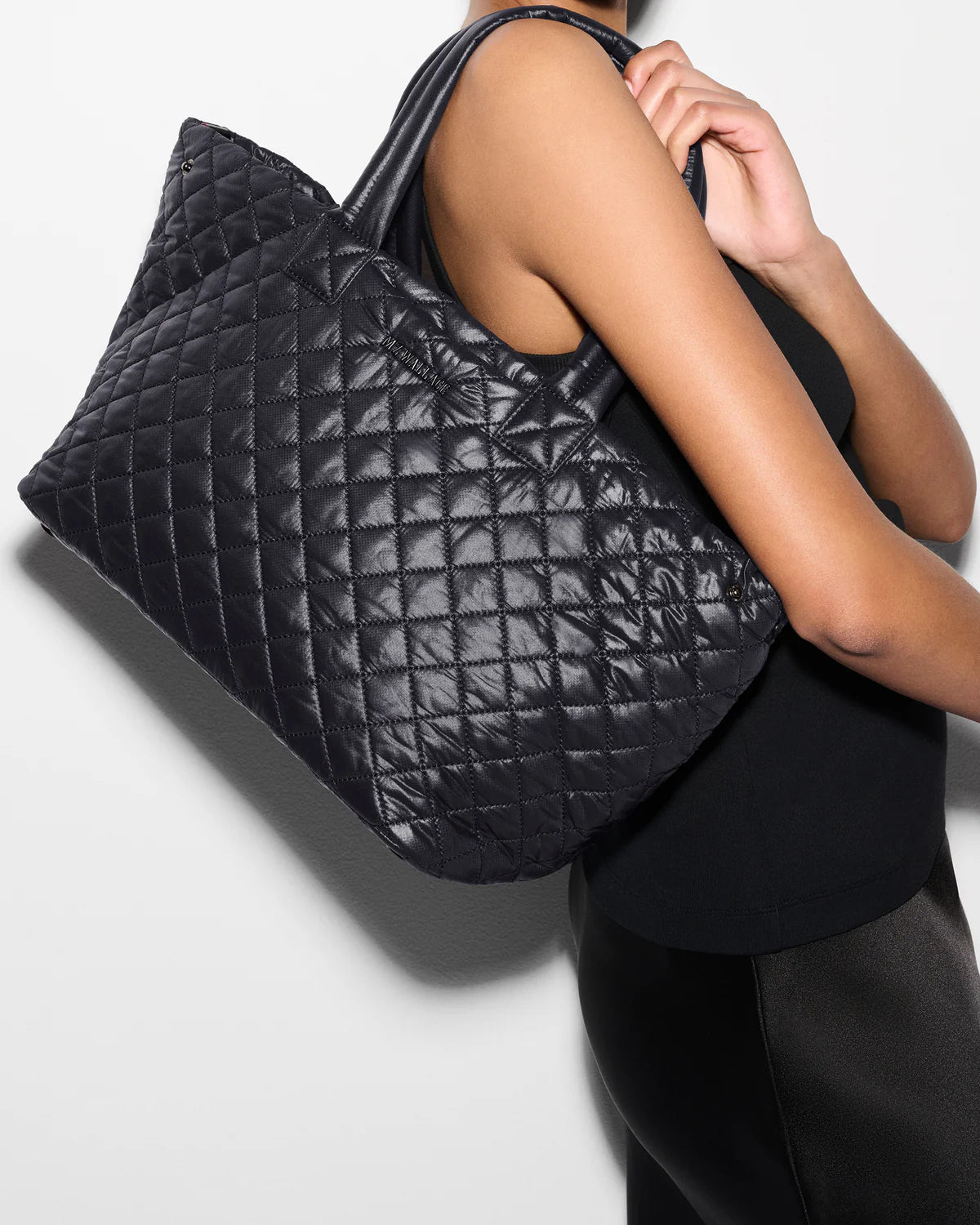 Metro City Tote M - Black