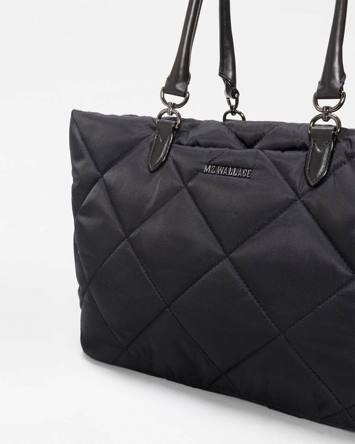 Madison EW Tote M - Black