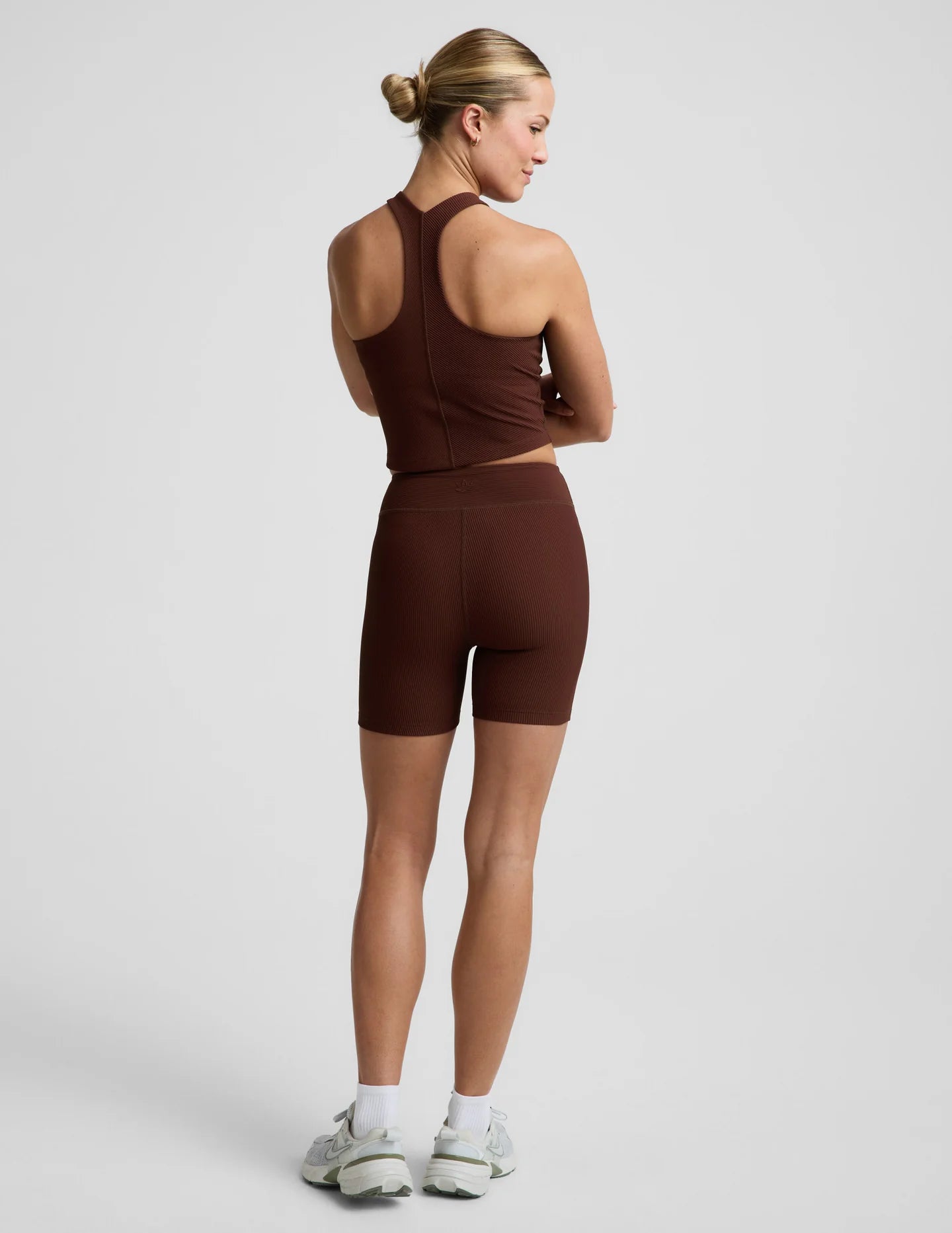Impulse Ribbed V-Waist 5’ Biker Short - Iced Mocha