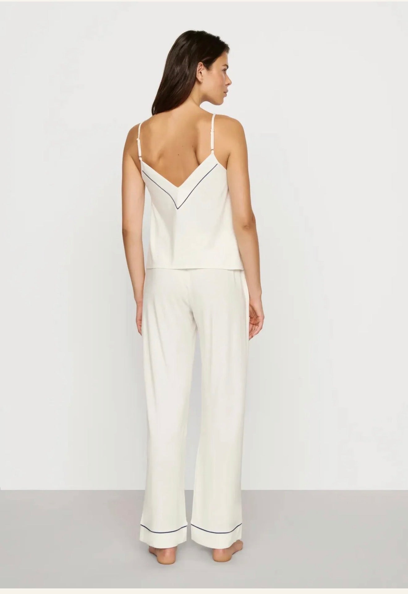 Gisele V Neck - Ivory/Navy