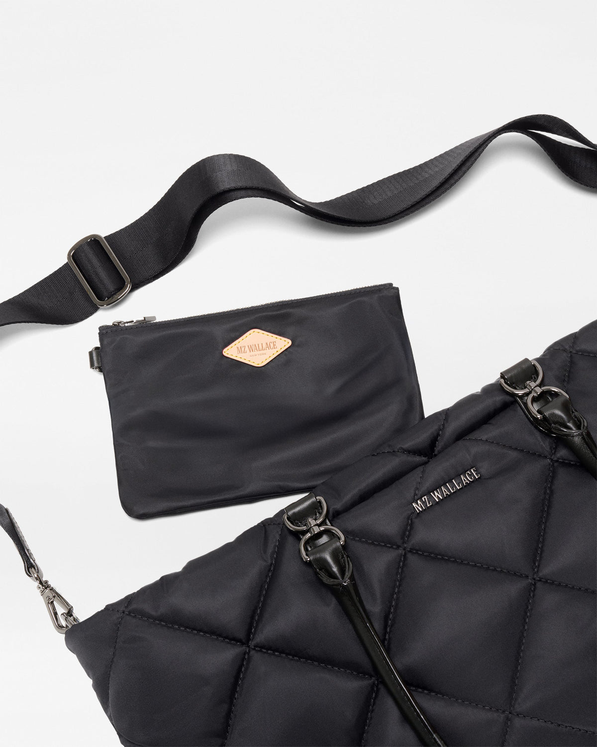 Madison EW Tote M - Black