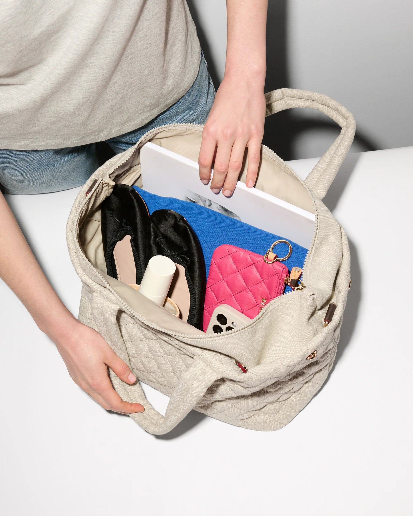 Medium Metro Tote - Sandy Linen