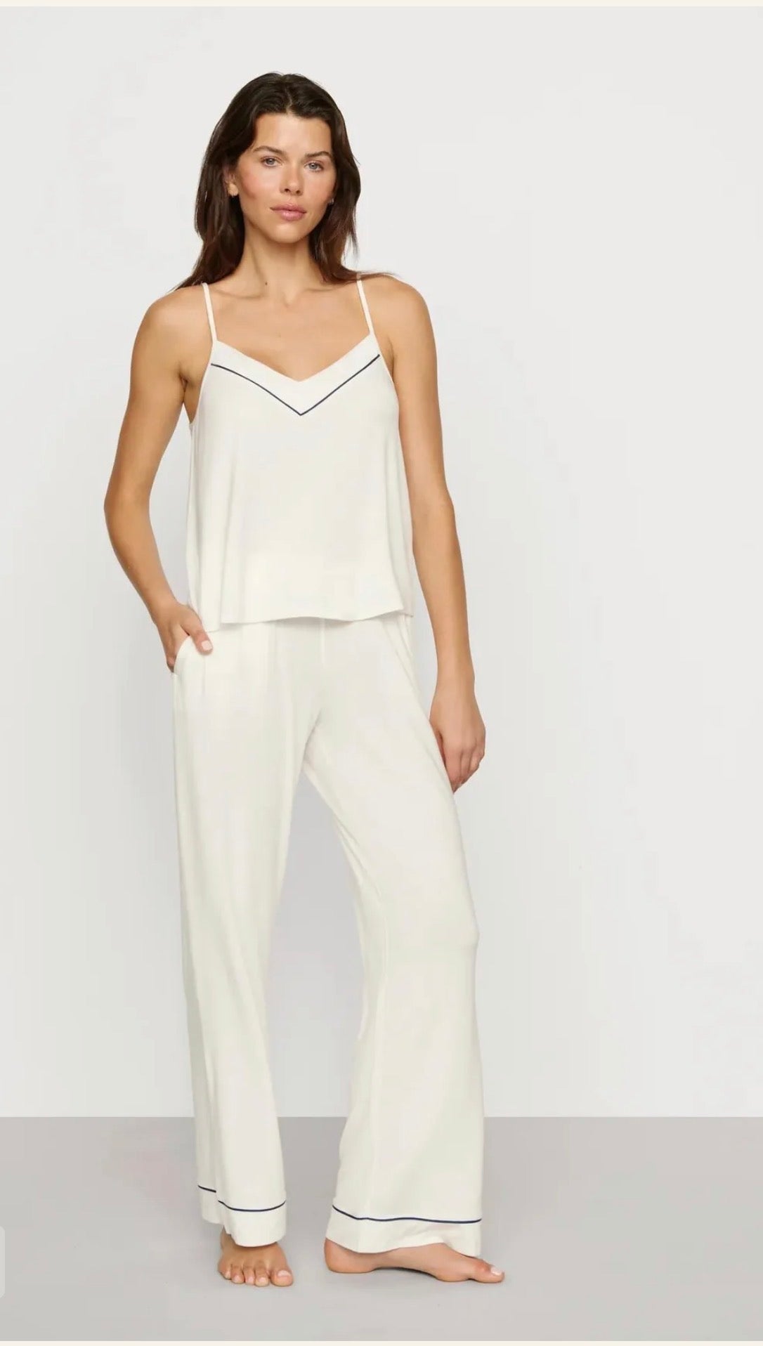 Gisele V Neck - Ivory/Navy