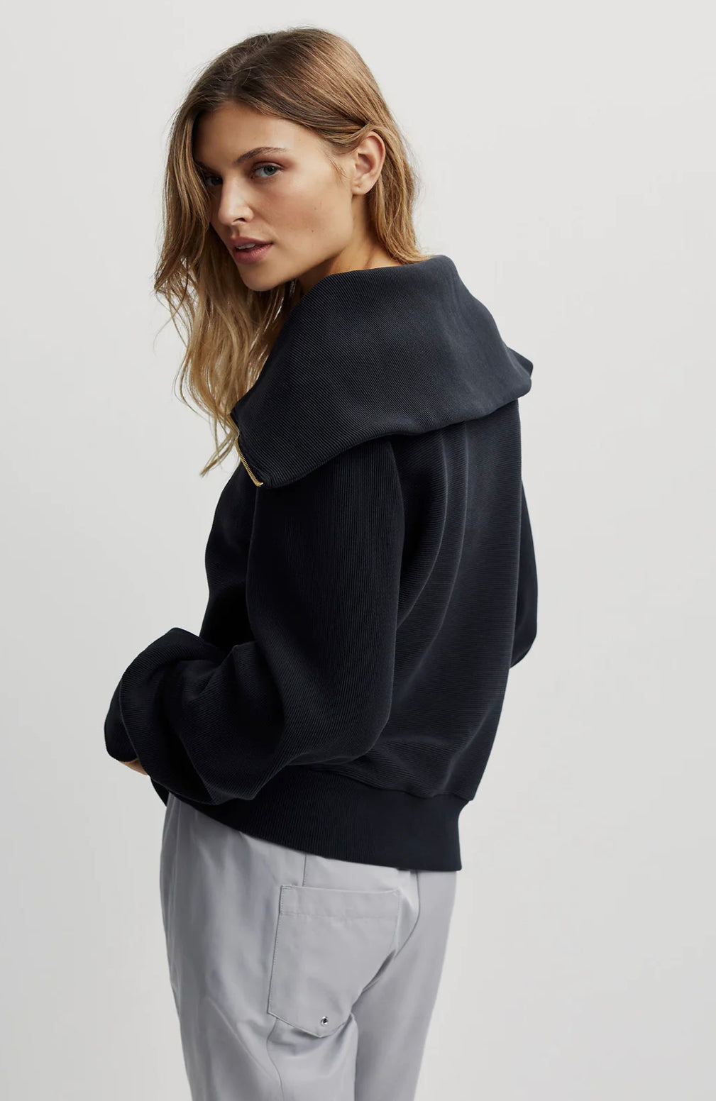 Vine Half Zip - Black