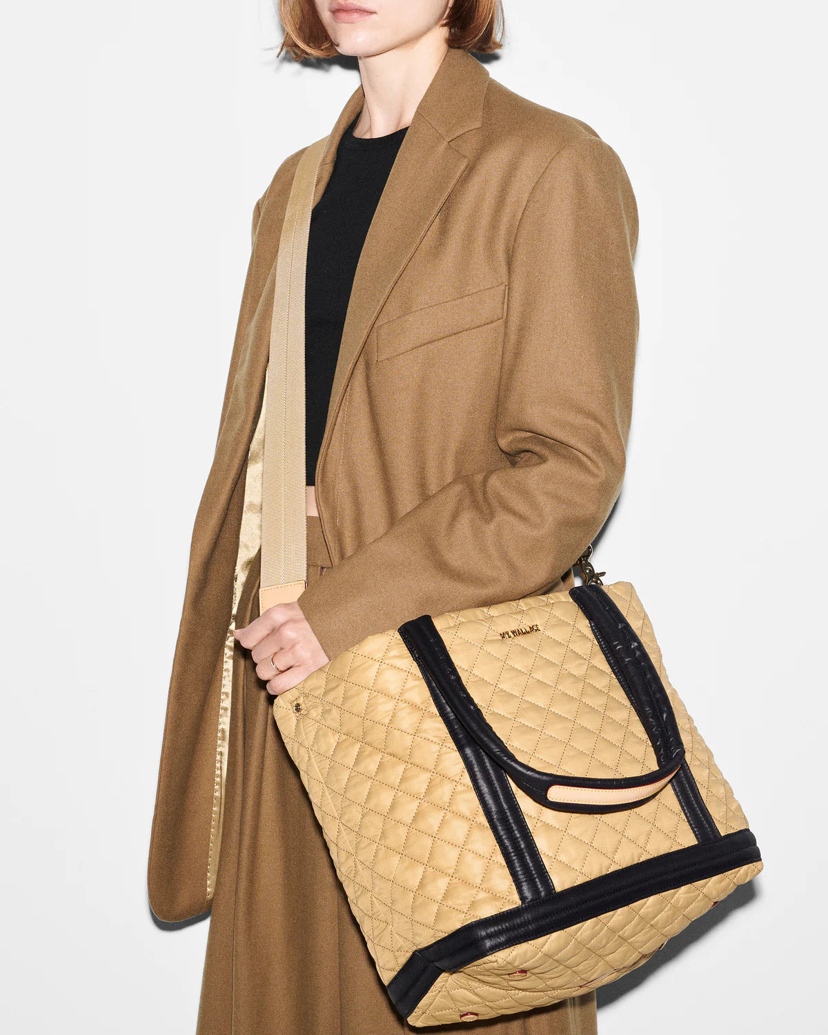 Empire Tote M - Black/Camel