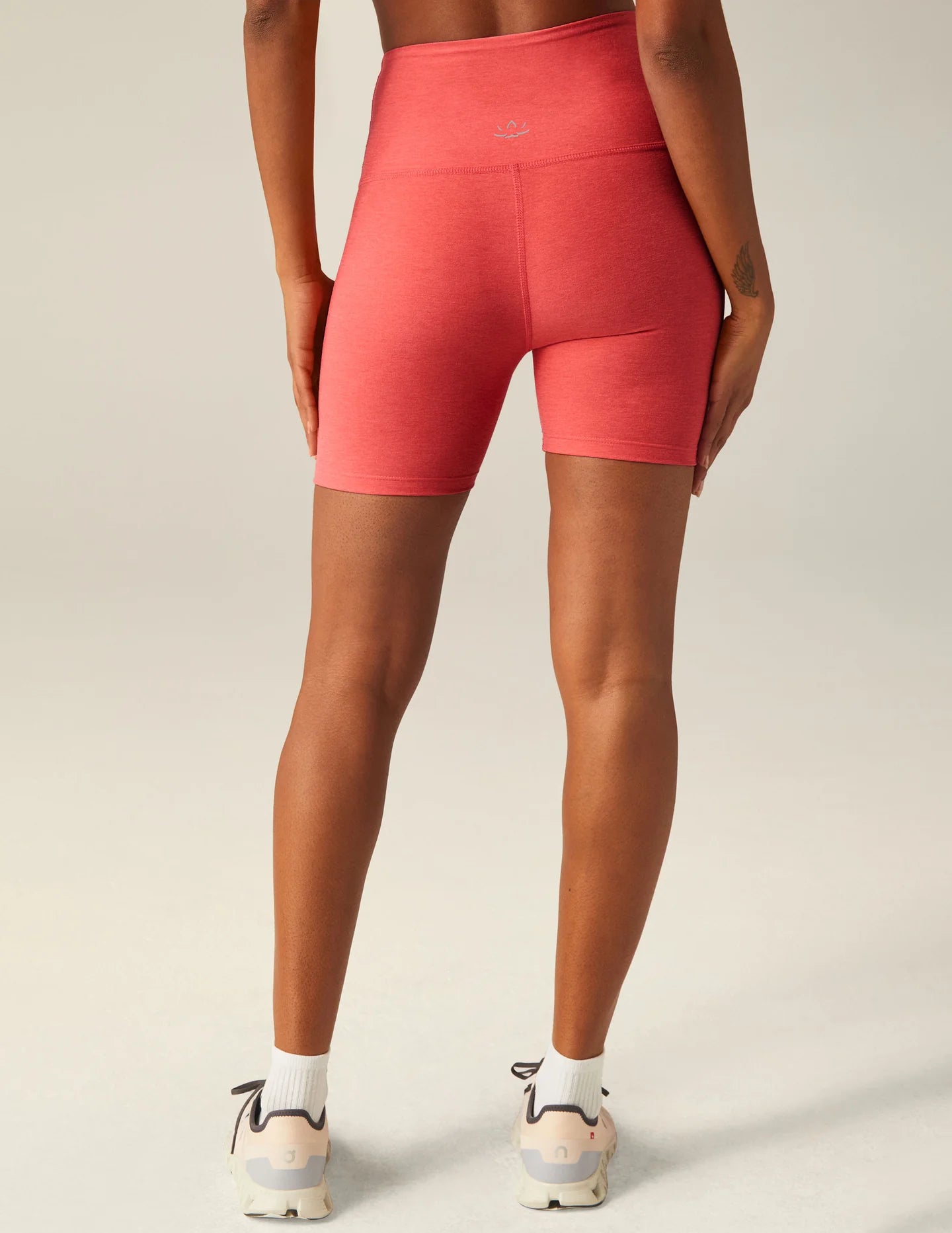 Keep Pace Biker Short 5’ - Coral Glow