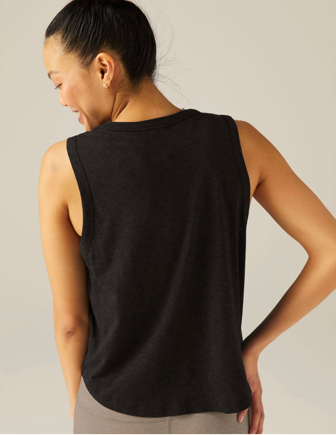 Signature Curved Hem Tank - Black